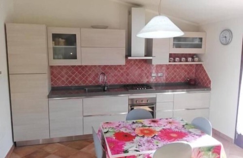 Tanaunella House | Holiday home with water view