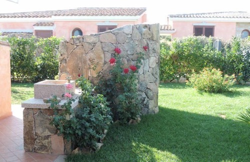 Tanaunella House | Holiday home with water view