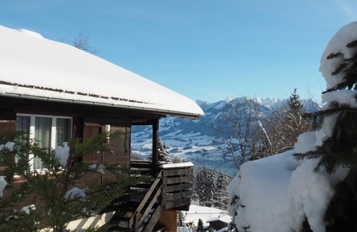 Giswil Ski Chalet | Holiday home with wide panoramic view and garden