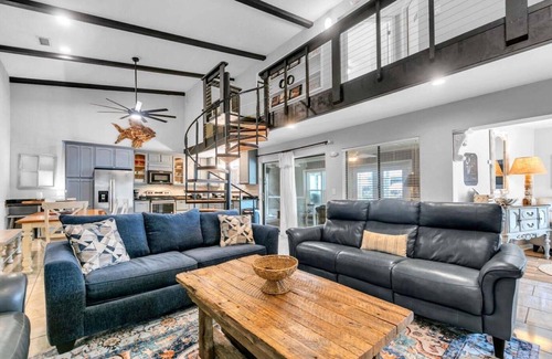 Crescent Beach House | Holiday House - 6 Bedrooms, Hot Tub - Steps from the Beach!