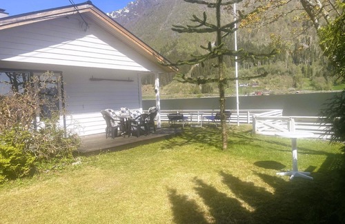 Balestrand House | Holiday house Balestrand for 1 - 6 persons with 3 bedrooms - Holiday home