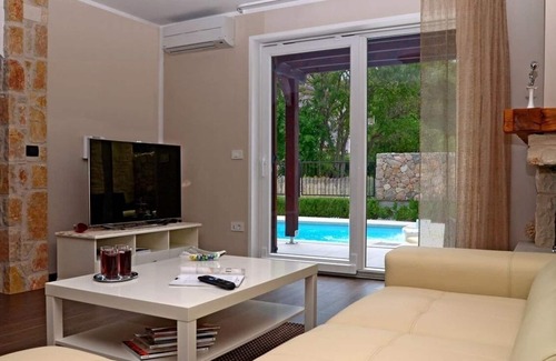 Porat House | Holiday house Berna - pool house: - Malinska, Island Krk, Croatia