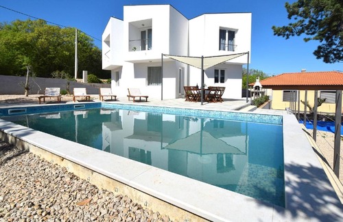 Gostinjac House | Holiday house Dobrinj for 1 - 8 persons with 3 bedrooms - Holiday home