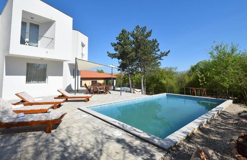 Gostinjac House | Holiday house Dobrinj for 1 - 8 persons with 3 bedrooms - Holiday home