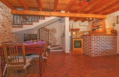 Cokuni House | Holiday house Dolores * fenced garden, private pool, BBQ, free WiFi