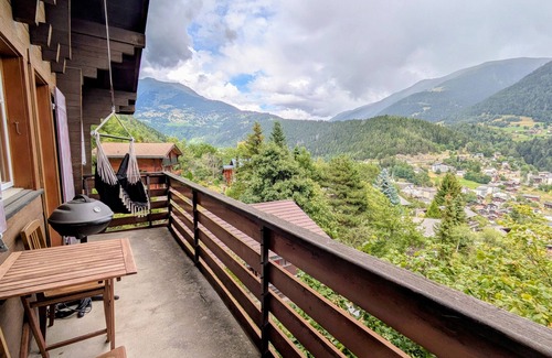 Fiesch Ski Chalet | Holiday house Fiesch for 1 - 7 persons with 3 bedrooms - Detached holiday house