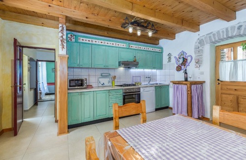 Cabrunici House | Holiday house for 6 persons approx. 140 qm in Svetvin Enat, Istria (Interior of Istria)