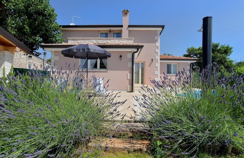 Vrznaveri House | Holiday house for 8 persons approx. 150 qm in Vržnaveri, Istria (Istrian Riviera)