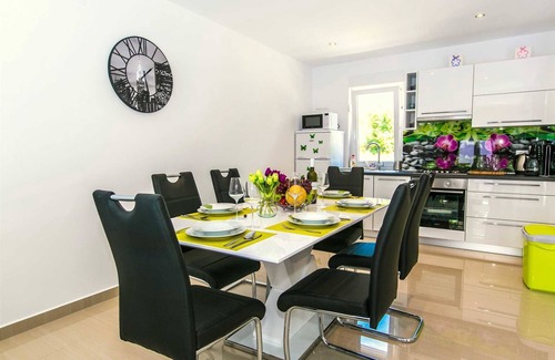 Skrbcici Villa | Holiday house Green with Pool