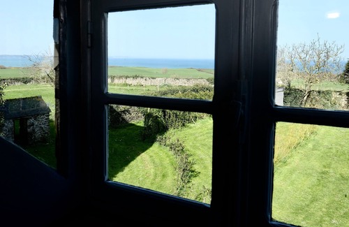 Morieux House | Holiday house in the castle park, near the beach with a very nice sea view