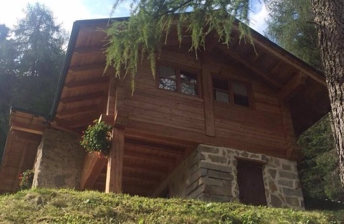 Pieve di Bono-Prezzo Apartment | Holiday House in Pieve Di Bono with Private Parking and Mountain View