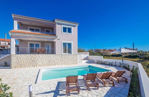 Milohnici House | Holiday house ISABELLA with pool