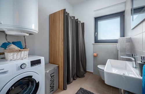 Mali Vareski House | Holiday house Krnica for 1 - 9 persons with 4 bedrooms - Holiday home