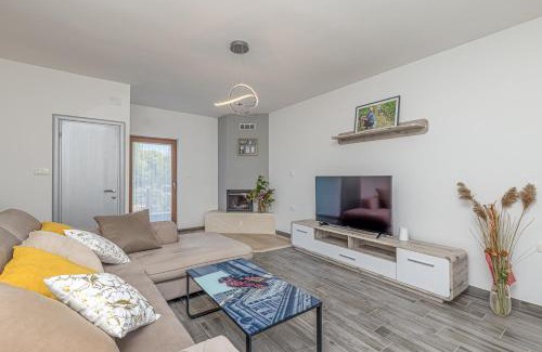 Pican House | Holiday House Lidia i Rina