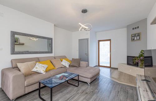 Pican House | Holiday House Lidia i Rina