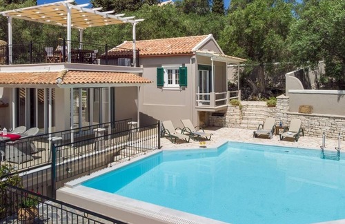 Koutsi House | Holiday house Longos for 1 - 6 persons with 3 bedrooms - Holiday home