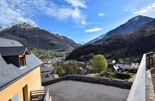 Luz-Saint-Sauveur House | Holiday house Luz St Sauveur for 1 - 10 persons with 3 bedrooms - Holiday house