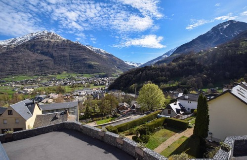 Luz-Saint-Sauveur House | Holiday house Luz St Sauveur for 1 - 10 persons with 3 bedrooms - Holiday house