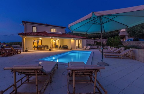 Nenadici Villa | Holiday house LUNA