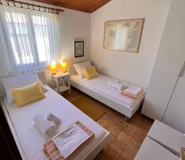 Razanj House | Holiday House Mia