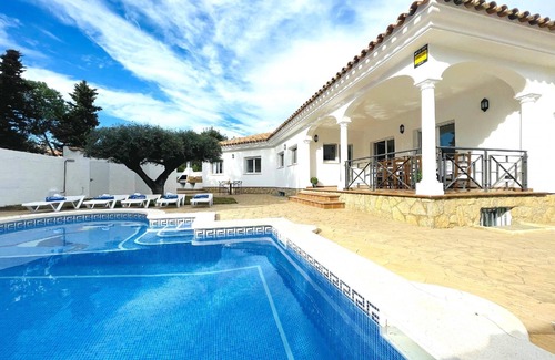 Miami Platja House | Holiday house Miami-Platja for 1 - 10 persons with 5 bedrooms - Holiday home
