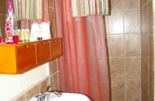 Mango Groves Hotel | Holiday House Motel