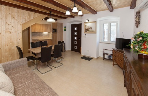 Municipality of Omisalj House | Holiday house * NiKa Omišalj, Island Krk, Croatia