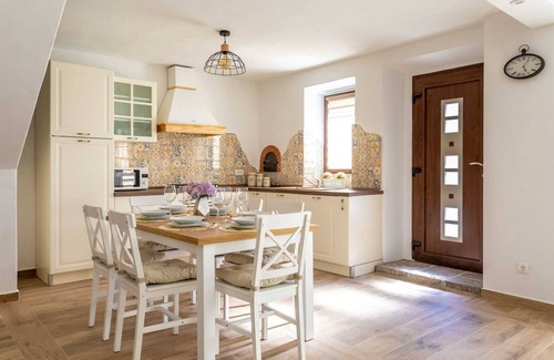 Milohnici House | Holiday house PAVOVCI with heated pool