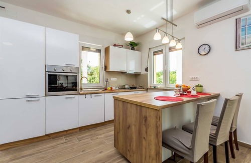 Gabonjin House | Holiday house VILLA JOZI