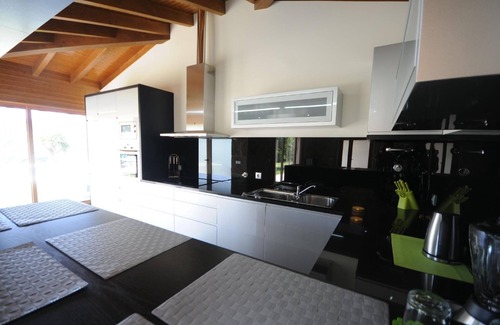 Aborim House | Holiday house with fireplace and panoramic view