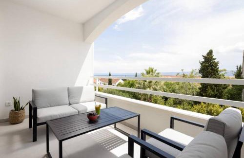 Bol Apartment | Holiday in Bol * blue