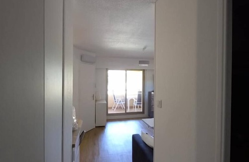 Six-Fours-les-Plages Apartment | Holiday in the sun air-conditioned sea view apartment 150m from the sea