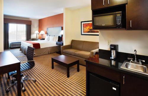 Matthews Hotel | Holiday Inn Express Charlotte Southeast - Matthews by IHG