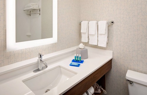 Harrisburg Hotel | Holiday Inn Express - Harrisburg East by IHG