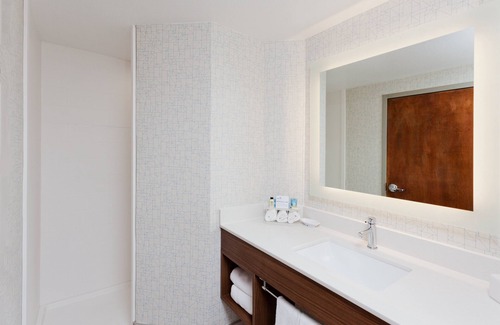 Gunter Afs Hotel | Holiday Inn Express Hotel & Suites Montgomery E - Eastchase by IHG