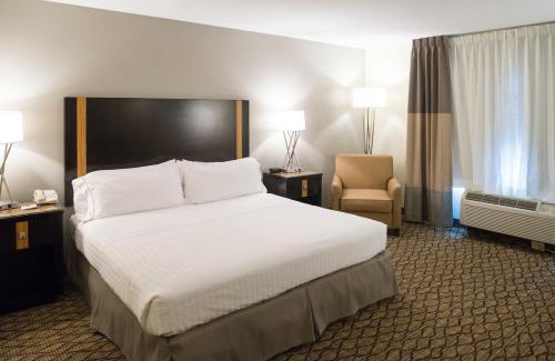 Chanhassen Hotel | Holiday Inn Express Hotel & Suites Chanhassen by IHG