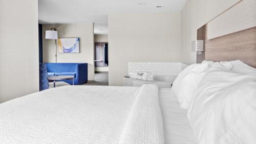 Manchester Hotel | Holiday Inn Express Hotel & Suites Manchester - Airport by IHG