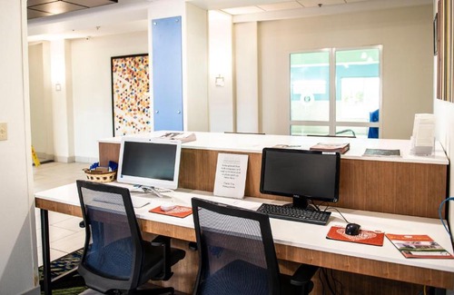 Sedalia Hotel | Holiday Inn Express Hotel & Suites Sedalia by IHG