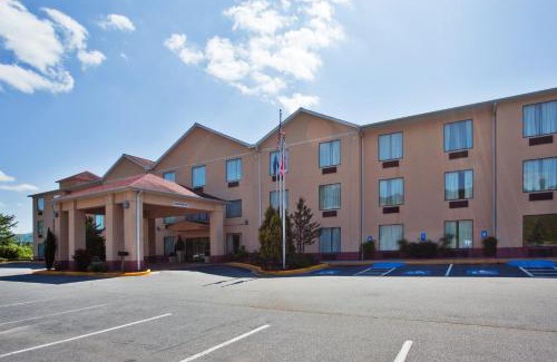 Hiawassee Hotel | Holiday Inn Express Hotel & Suites Hiawassee by IHG