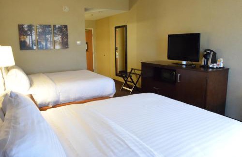 Watertown Hotel | Holiday Inn Express Hotel & Suites Watertown - Thousand Islands by IHG