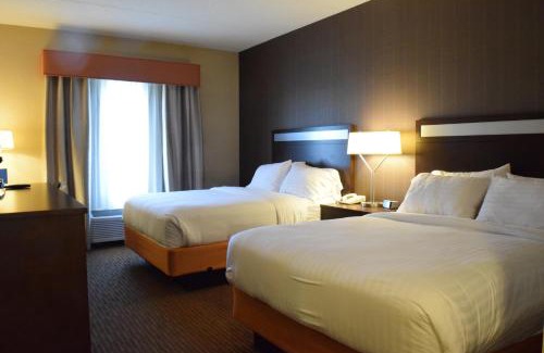 Watertown Hotel | Holiday Inn Express Hotel & Suites Watertown - Thousand Islands by IHG