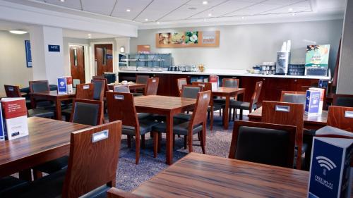 Woodlesford Hotel | Holiday Inn Express Leeds-East by IHG