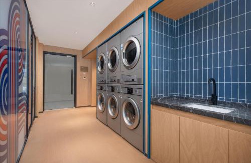 Donggang District Hotel | Holiday Inn Express Rizhao Oriental Colorful City