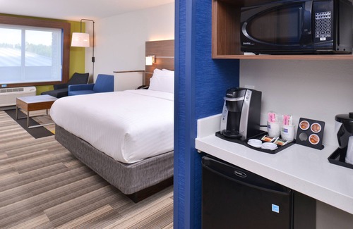 Carter Lake Hotel | Holiday Inn Express & Suites Omaha Airport by IHG