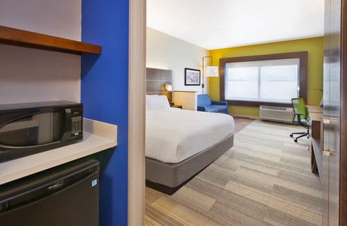 South Hill Hotel | Holiday Inn Express & Suites South Hill by IHG