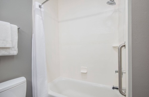 Stillwater Hotel | Holiday Inn Express & Suites Stillwater - University Area by IHG