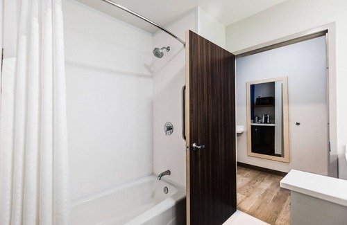 St. Albert Hotel | Holiday Inn Express & Suites Edmonton N - St. Albert by IHG