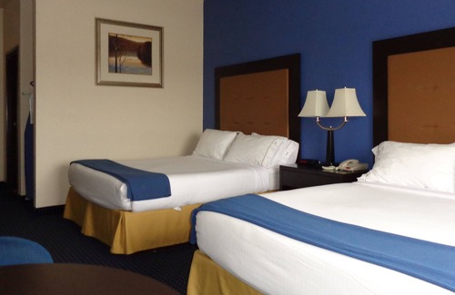 New Buffalo Hotel | Holiday Inn Express & Suites New Buffalo by IHG