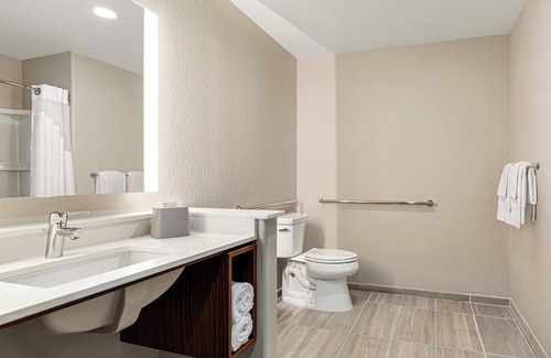 Hayward Hotel | Holiday Inn Express & Suites Hayward - Castro Valley by IHG