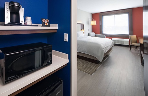 North Overton Hotel | Holiday Inn Express & Suites Lubbock Central - Univ Area by IHG